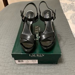 New never worn Lauren by Ralph Lauren black pumps